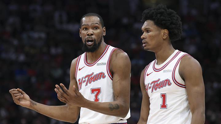 Mar 5, 2026; Houston, Texas, USA; Houston Rockets forward Kevin Durant (7) talks with guard Amen Thompson (1) during the fourth quarter against the Golden State Warriors at Toyota Center. Mandatory Credit: Troy Taormina-Imagn Images Mar 5, 2026; Houston, Texas, USA; Houston Rockets forward Kevin Durant (7) talks with guard Amen Thompson (1) during the fourth quarter against the Golden State Warriors at Toyota Center. Mandatory Credit: Troy Taormina-Imagn Images
