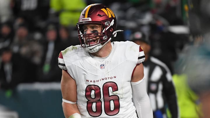 Nov 14, 2024; Philadelphia, Pennsylvania, USA; Washington Commanders tight end Zach Ertz (86) against the Philadelphia Eagles at Lincoln Financial Field. Mandatory Credit: Eric Hartline-Imagn Images
