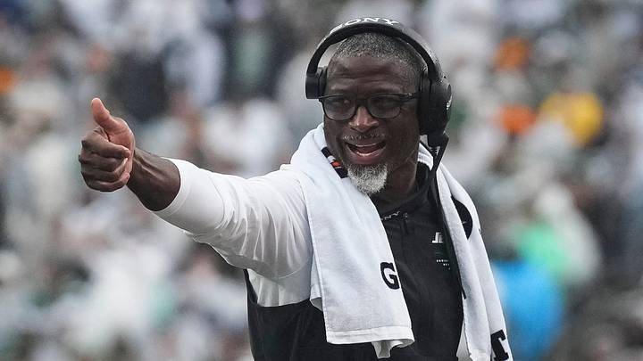 New York Jets head coach Aaron Glenn signals during a game between the New York Jets and the Green Bay Packers at MetLife Stadium, Sep 20, 2026, East Rutherford, NJ, USA.