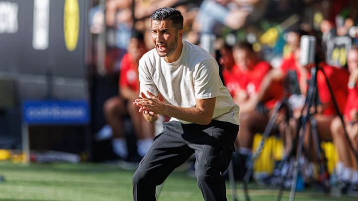 Nuri Sahin an der Seitenlinie Nuri Sahin an der Seitenlinie