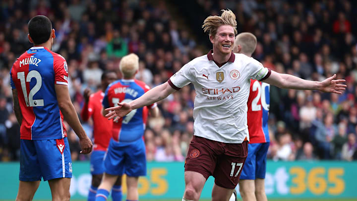 De Bruyne participou de três dos quatro gols do City neste sábado De Bruyne participou de três dos quatro gols do City neste sábado