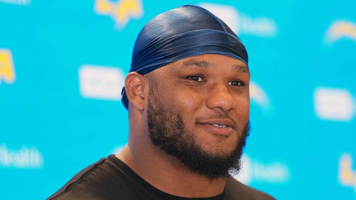 Atlanta Falcons defensive end Da'Shawn Hand
