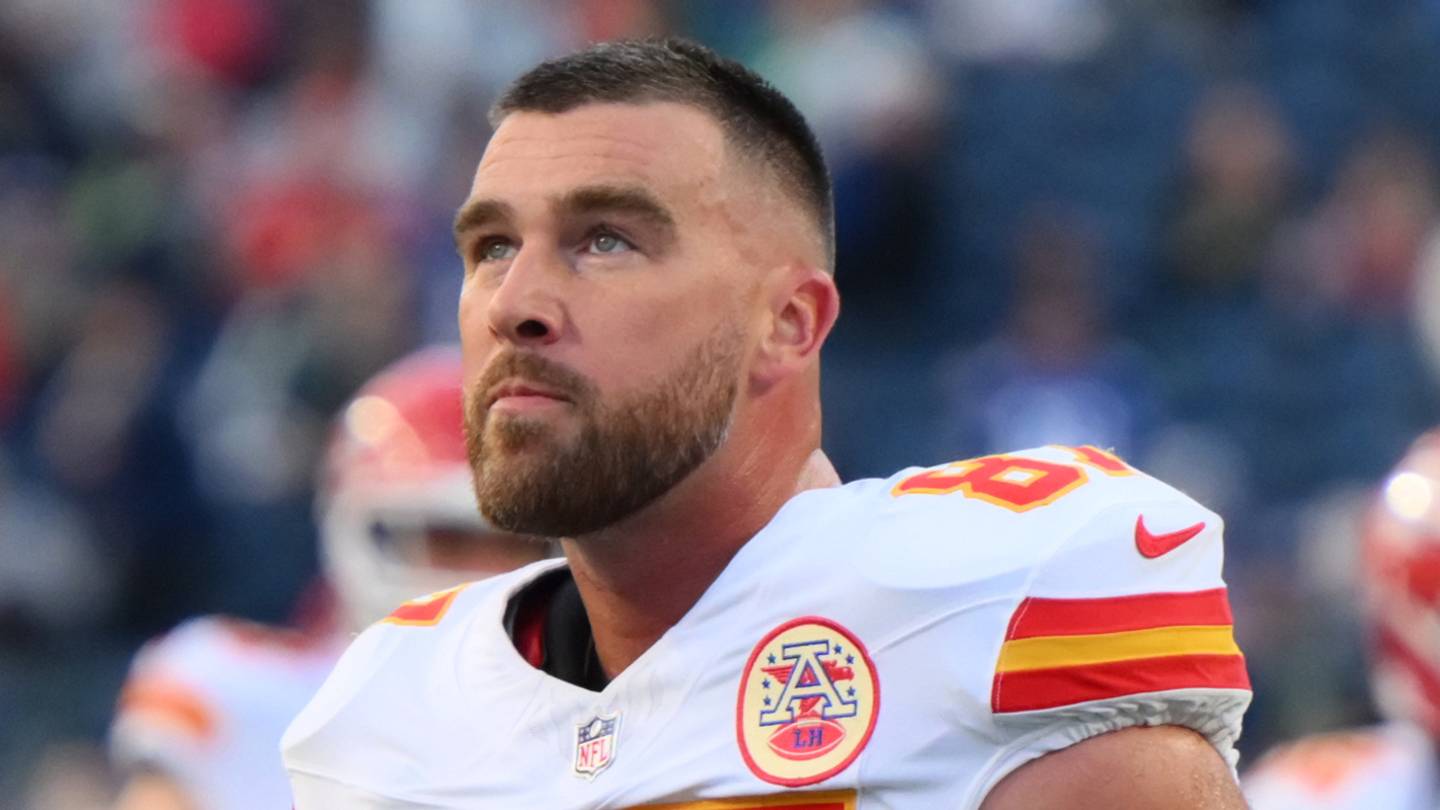 Travis Kelce surpasses NFL legends in historic night overshadowed by Chiefs loss