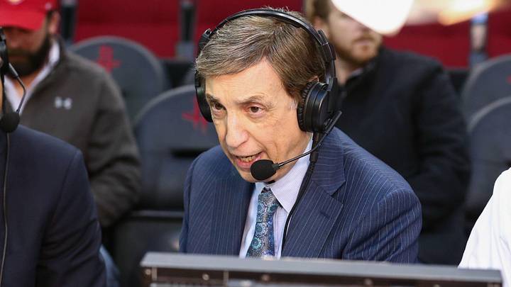 Marv Albert called Knicks games from 1967 to 2004. Marv Albert called Knicks games from 1967 to 2004.