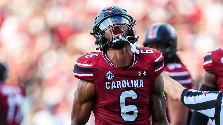 South Carolina Gamecocks edge Dylan Stewart