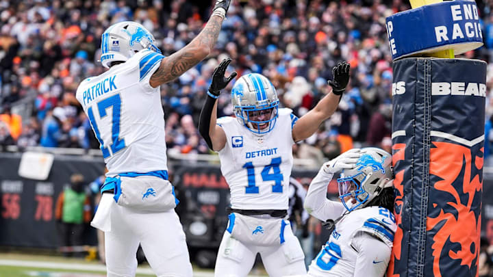 Detroit Lions running back Jahmyr Gibbs (26) celebrates a touchdown against Chicago Bears 