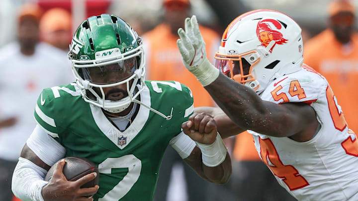 Sep 21, 2025; Tampa, Florida, USA; Tampa Bay Buccaneers outside linebacker Lavonte David (54) sacks New York Jets quarterback Tyrod Taylor (2) during the second half at Raymond James Stadium. Mandatory Credit: Kim Klement Neitzel-Imagn Images