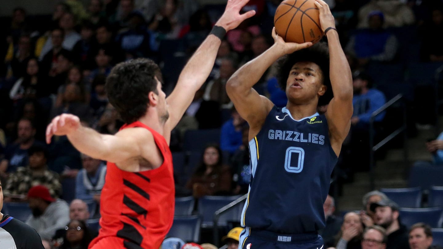 Wells, bench brigade lead another Grizzlies victory