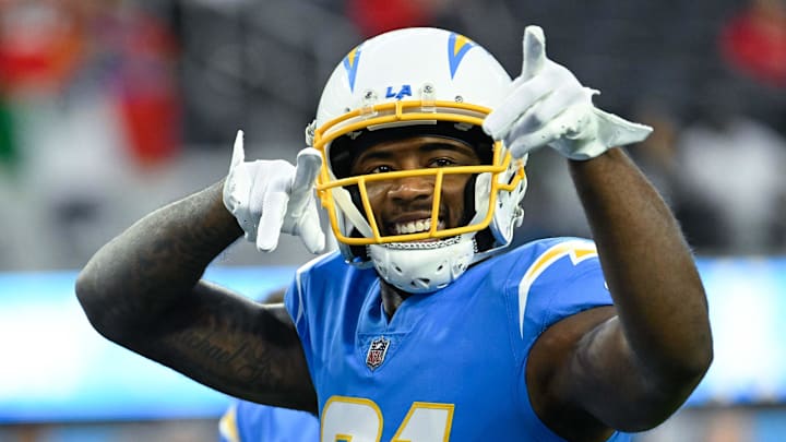 Los Angeles Chargers receiver Mike Williams shows off to the crowd before a game.