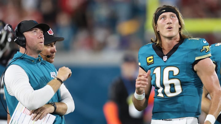 Oct 6, 2025; Jacksonville, Florida, USA; Jacksonville Jaguars head coach Liam Coen and quarterback Trevor Lawrence (16) during the first half against the Kansas City Chiefs at EverBank Stadium. Mandatory Credit: Morgan Tencza-Imagn Images Oct 6, 2025; Jacksonville, Florida, USA; Jacksonville Jaguars head coach Liam Coen and quarterback Trevor Lawrence (16) during the first half against the Kansas City Chiefs at EverBank Stadium. Mandatory Credit: Morgan Tencza-Imagn Images