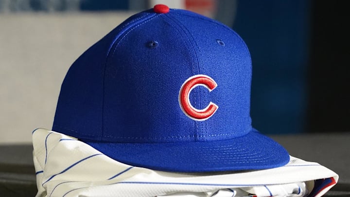 Chicago Cubs hat and jersey