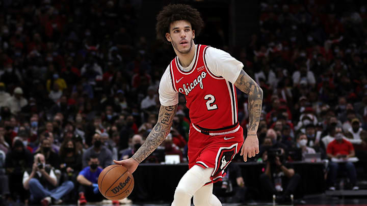 Ball no regresaría con los Bulls hasta 2023