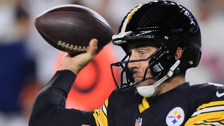 Pittsburgh Steelers quarterback Aaron Rodgers will face his former team, the Green Bay Packers, on Sunday night. Pittsburgh Steelers quarterback Aaron Rodgers will face his former team, the Green Bay Packers, on Sunday night.