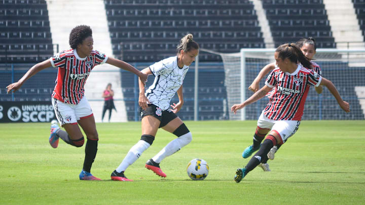 São Paulo e Corinthians disputam Majestoso na rodada 10 do Brasileirão Feminino 2023. São Paulo e Corinthians disputam Majestoso na rodada 10 do Brasileirão Feminino 2023.