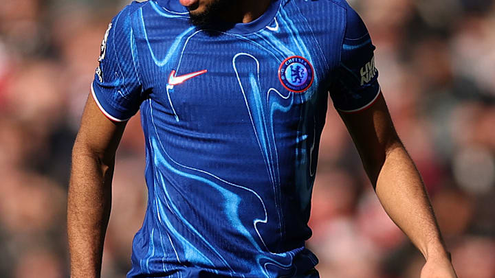 Le prochain maillot de Chelsea gardera un petit peu les mêmes codes.
