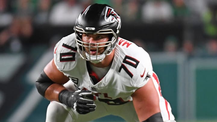 The Atlanta Falcons gave offensive tackle Jake Matthews a two-year contract extension Sunday.