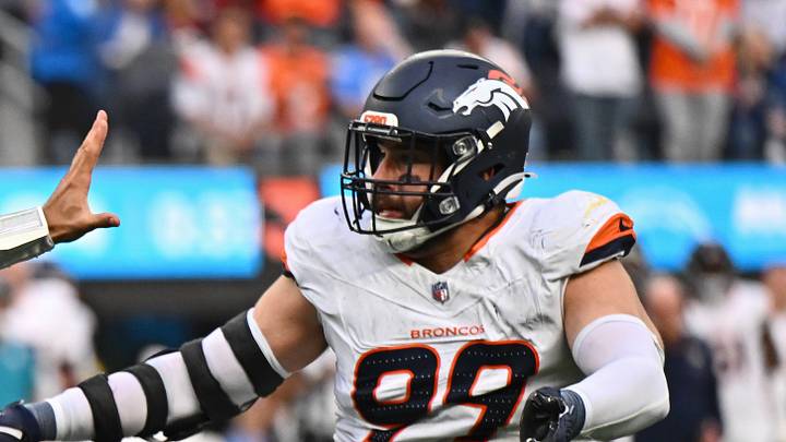 Denver Broncos defensive end Zach Allen