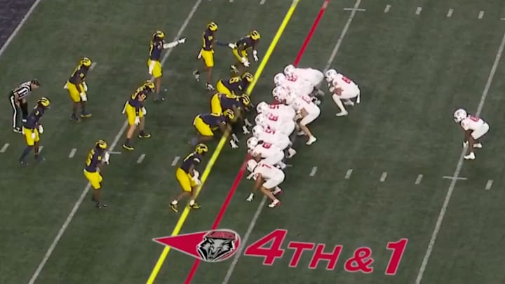 New Mexico totally fooled the Michigan defense on this play. 