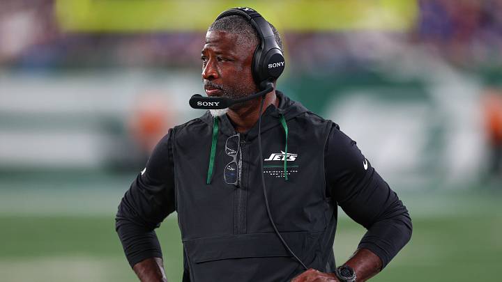 New York Jets head coach Aaron Glenn New York Jets head coach Aaron Glenn