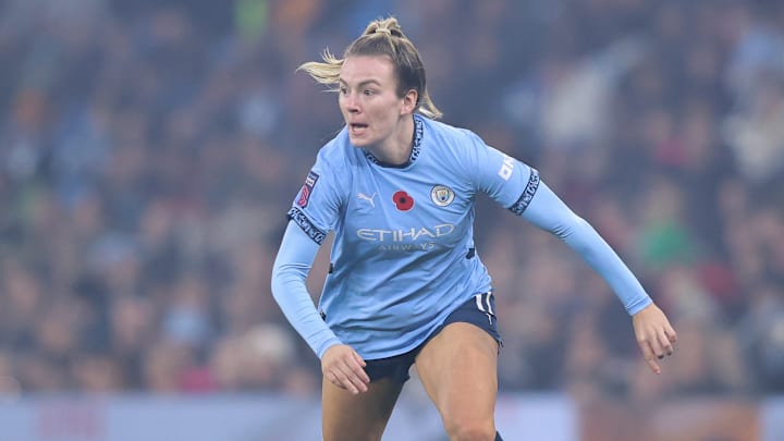 Lauren Hemp is getting close to recovery