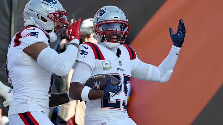 Nov 23, 2025; Cincinnati, Ohio, USA; New England Patriots cornerback Marcus Jones (25) celebrates with teammates after scoring a touchdown during the first half against the Cincinnati Bengals at Paycor Stadium. Mandatory Credit: Joseph Maiorana-Imagn Images Nov 23, 2025; Cincinnati, Ohio, USA; New England Patriots cornerback Marcus Jones (25) celebrates with teammates after scoring a touchdown during the first half against the Cincinnati Bengals at Paycor Stadium. Mandatory Credit: Joseph Maiorana-Imagn Images