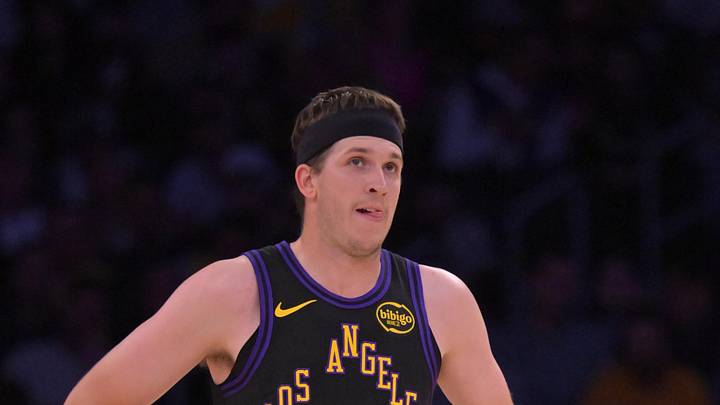 Los Angeles Lakers guard Austin Reaves (15) 