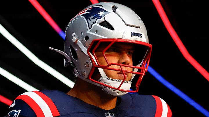Patriots' offensive line takes another hit, and other observations from Patriots-Eagles