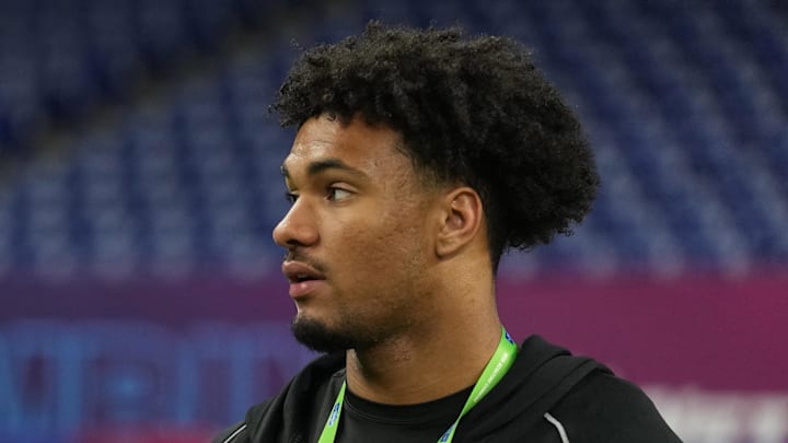 kenyon sadiq Oregon Ducks nfl draft visit kansas city chiefs travis kelce bri amaranthus philadelphia eagles dan lanning