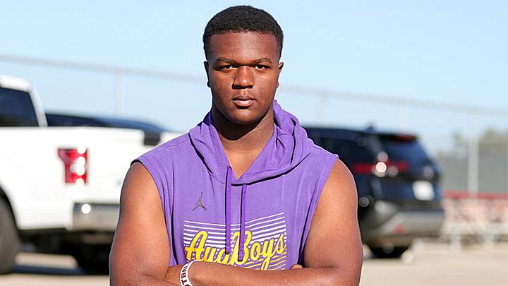 Five-star defensive lineman Jahkeem Stewart trending to the USC Trojans over the Oregon Ducks? Five-star defensive lineman Jahkeem Stewart trending to the USC Trojans over the Oregon Ducks?