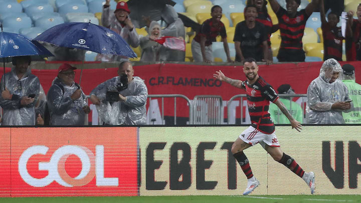 Atacante balançou a rede aos 16 minutos do primeiro tempo