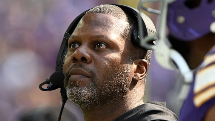 Washington Commanders defensive coordinator Daronte Jones