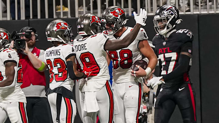 Tampa Bay Buccaneers celebrate at Atlanta Falcons