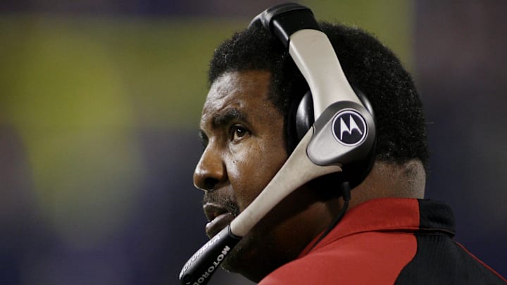 Nov 26, 2006; Minneapolis, Minnesota, USA: Arizona Cardinals head coach Dennis Green looks to the scoreboard late in the game against the Minnesota Vikings at the Metrodome. Vikings win 31-26. Mandatory credit: Photo by Bruce Kluckhohn Imagn Images Copyright © Bruce Kluckhohn.