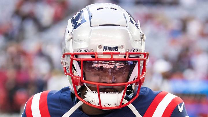 New England Patriots cornerback Jonathan Jones New England Patriots cornerback Jonathan Jones