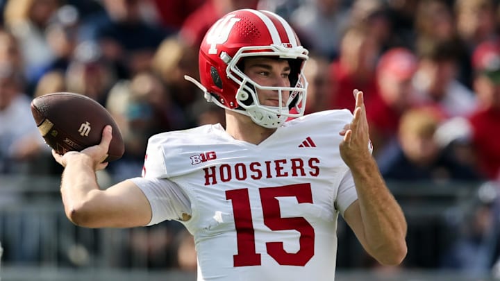 Indiana Hoosiers quarterback Fernando Mendoza (15) throws a pass against the Penn State Nittany Lions at Beaver Stadium. 