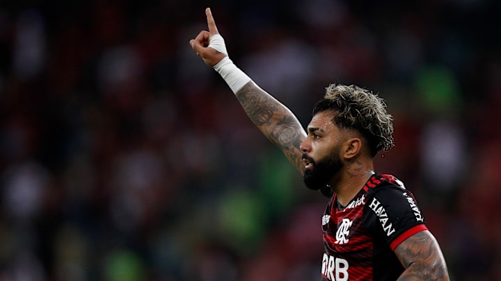 Gabigol sabe quién es el máximo goleador sub-30 de Latinoamérica.