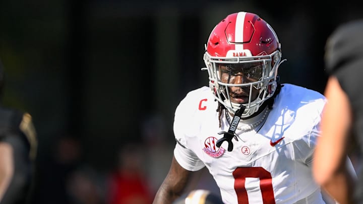Oct 5, 2024; Nashville, Tennessee, USA;  Alabama Crimson Tide linebacker Deontae Lawson (0) sneaks a peek into the backfield against the Vanderbilt Commodores during the first half at FirstBank Stadium. Mandatory Credit: Steve Roberts-Imagn Images