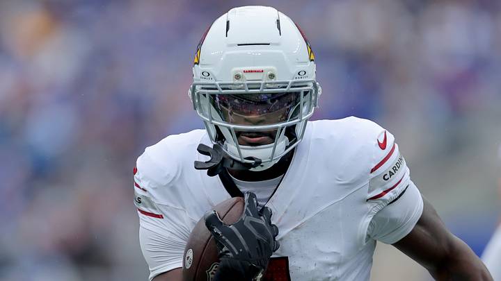 Oct 4, 2026; East Rutherford, New Jersey, USA; Arizona Cardinals running back Jeremiyah Love (4) runs with the ball against the New York Giants during the first quarter at MetLife Stadium. Mandatory Credit: Brad Penner-Imagn Images Oct 4, 2026; East Rutherford, New Jersey, USA; Arizona Cardinals running back Jeremiyah Love (4) runs with the ball against the New York Giants during the first quarter at MetLife Stadium. Mandatory Credit: Brad Penner-Imagn Images