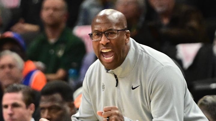 Oct 28, 2025; Milwaukee, Wisconsin, USA; New York Knicks head coach Mike Brown reacts in the 4th quarter against the Milwaukee Bucks at Fiserv Forum. Mandatory Credit: Benny Sieu-Imagn Images Oct 28, 2025; Milwaukee, Wisconsin, USA; New York Knicks head coach Mike Brown reacts in the 4th quarter against the Milwaukee Bucks at Fiserv Forum. Mandatory Credit: Benny Sieu-Imagn Images