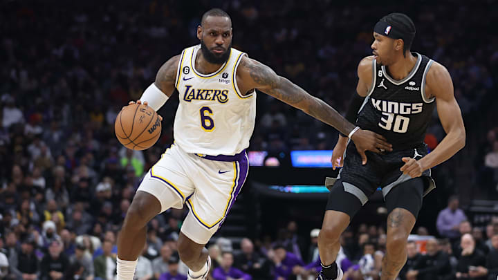 Sacramento Kings le ganó tres de los cuatro juegos a los Lakers el año pasado
