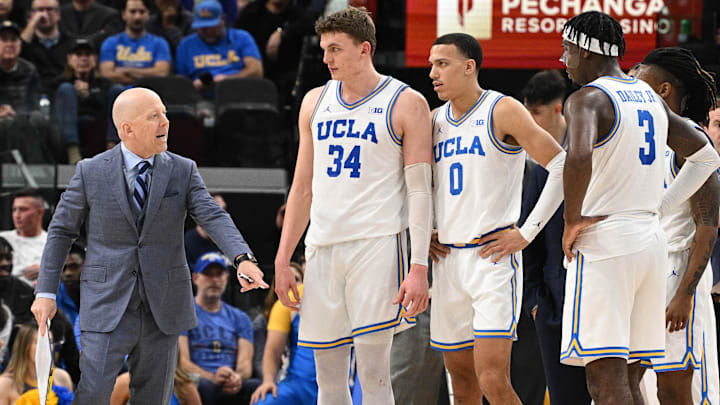 Dec 28, 2024; Inglewood, California, USA; UCLA Bruins head coach Mick Cronin talks to Tyler Bilodeau (34), Kobe Johnson (0), Eric Dailey Jr. (3) and Dylan Andrews (2) in the first half against the Gonzaga Bulldogs during a college basketball game at Intuit Dome. Mandatory Credit: Robert Hanashiro-Imagn Images Dec 28, 2024; Inglewood, California, USA; UCLA Bruins head coach Mick Cronin talks to Tyler Bilodeau (34), Kobe Johnson (0), Eric Dailey Jr. (3) and Dylan Andrews (2) in the first half against the Gonzaga Bulldogs during a college basketball game at Intuit Dome. Mandatory Credit: Robert Hanashiro-Imagn Images