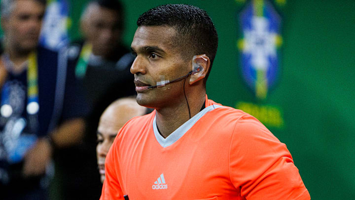 L'arbitre n'a pas été du gout du sélectionneur Colombien