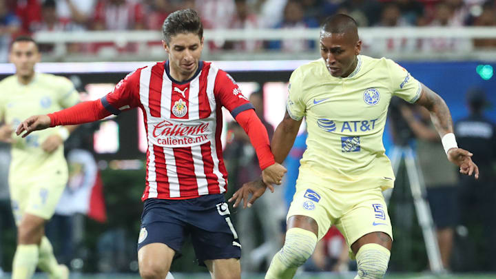 Chivas y América protagonizan el Clásico Nacional de la Liga MX.