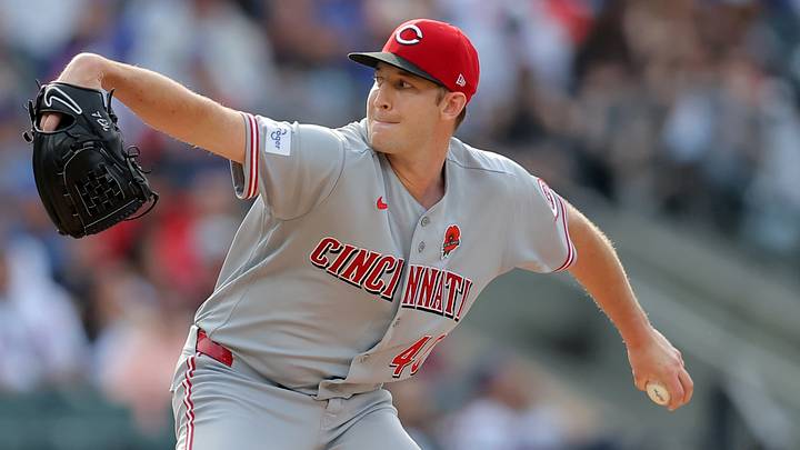 Cincinnati Reds starting pitcher Nick Lodolo (40) pitches