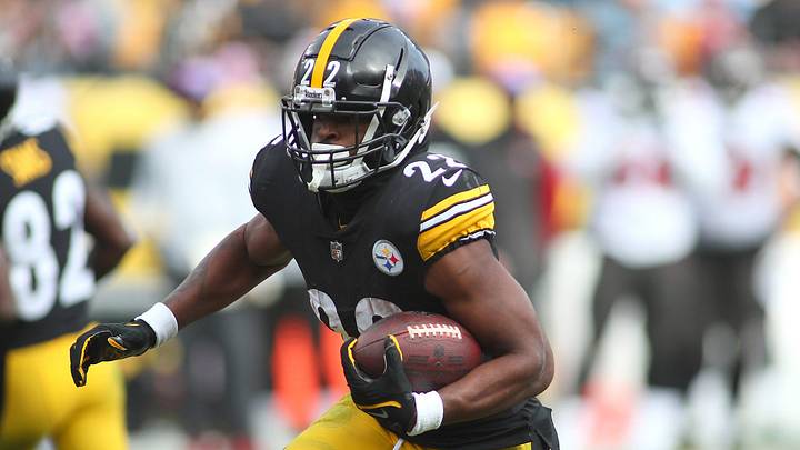 Najee Harris (22) of the Pittsburgh Steelers sprints downfield during the second half against the Tampa Bay Buccaneers at Acrisure Stadium in Pittsburgh, PA on October 16, 2022.
Pittsburgh Steelers Vs Tampa Bay Buccaneers Week 6 Najee Harris (22) of the Pittsburgh Steelers sprints downfield during the second half against the Tampa Bay Buccaneers at Acrisure Stadium in Pittsburgh, PA on October 16, 2022.
Pittsburgh Steelers Vs Tampa Bay Buccaneers Week 6