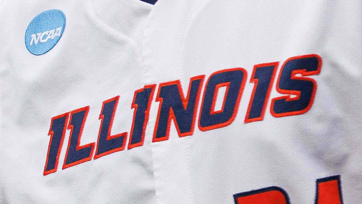Jun 1, 2024; Lexington, KY, USA; Kentucky Wildcats head coach Nick Mingione shakes hands with Illinois Fighting Illini head coach Dan Hartleb after the game at Kentucky Proud Park. Mandatory Credit: Jordan Prather-Imagn Images Jun 1, 2024; Lexington, KY, USA; Kentucky Wildcats head coach Nick Mingione shakes hands with Illinois Fighting Illini head coach Dan Hartleb after the game at Kentucky Proud Park. Mandatory Credit: Jordan Prather-Imagn Images