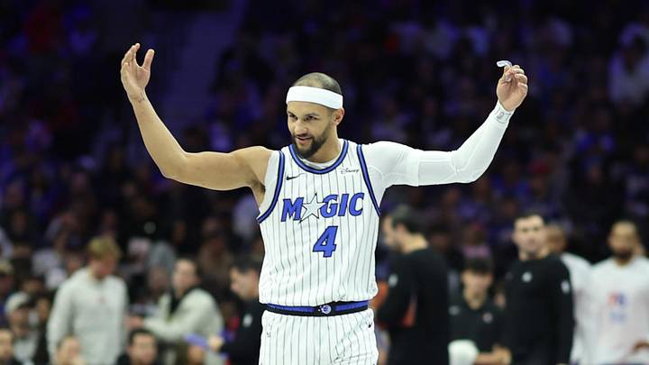 Nov 25, 2025; Philadelphia, Pennsylvania, USA; Orlando Magic guard Jalen Suggs (4) taunts the fans at Xfinity Mobile Arena after a play against the Philadelphia 76ers during the second quarter. Mandatory Credit: Bill Streicher-Imagn Images