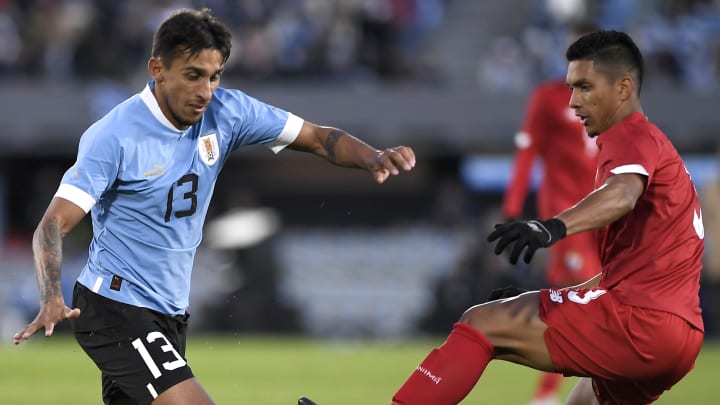 El uruguayo Damián Suárez y el panameño Jorge Gutiérrez durante un duelo amistoso. El uruguayo Damián Suárez y el panameño Jorge Gutiérrez durante un duelo amistoso.