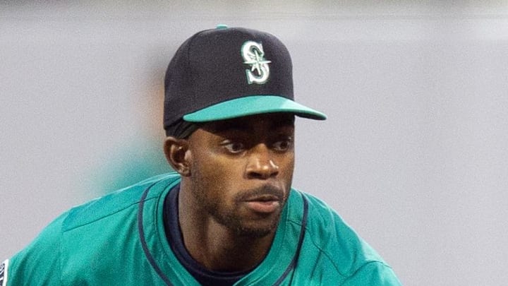 Seattle Mariners second baseman Ryan Bliss lays down a tag during a game against the San Francisco Giants on April 5 at Oracle Park.