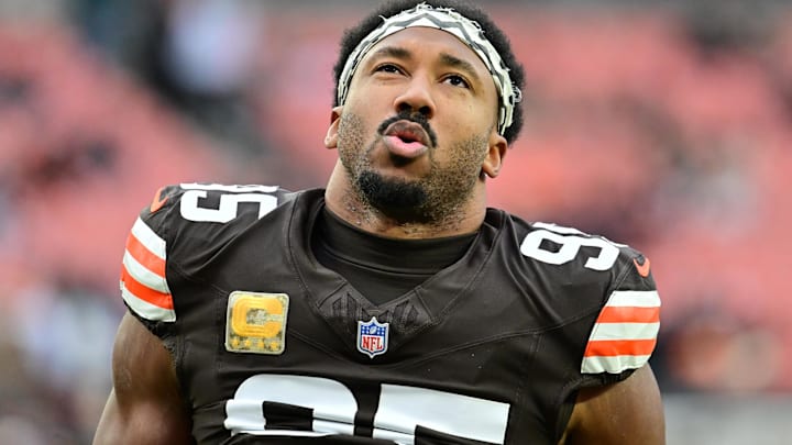 Cleveland Browns defensive end Myles Garrett warms up before a game against the Baltimore Ravens.